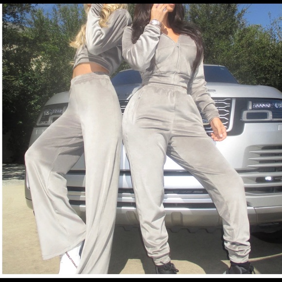 SKIMS Velour Hoodie - new w/ tags - Picture 4 of 4